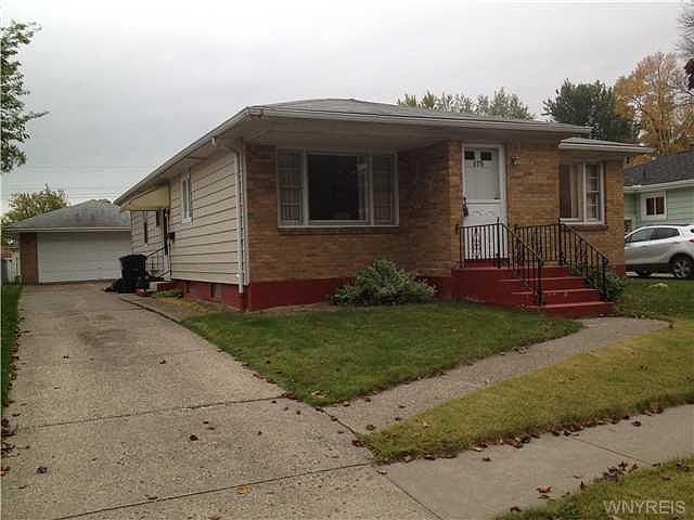 1st image of 175 Stoneleigh Ave