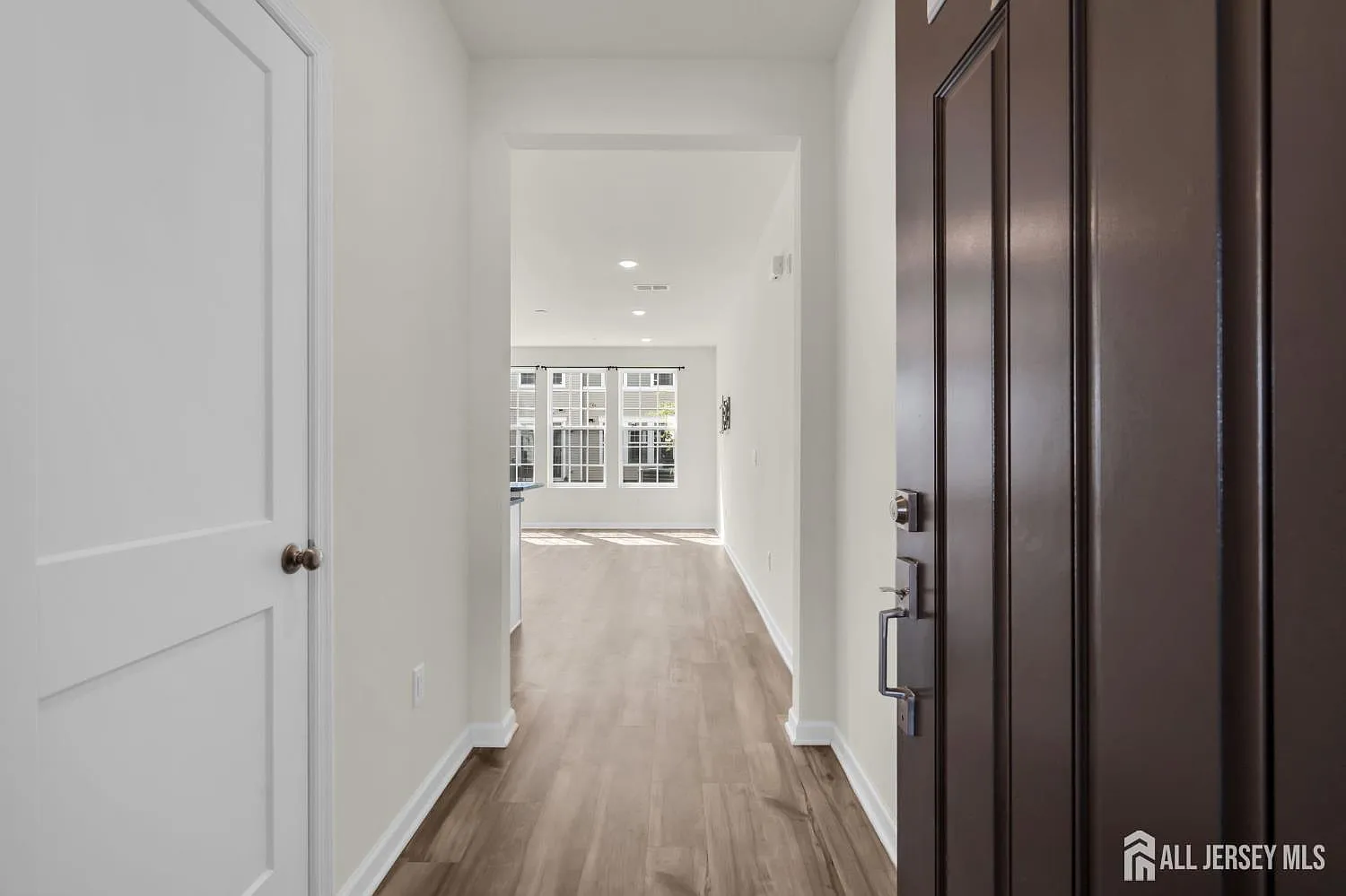 2 bed, 3.0 bath, $3,000 — Photo 3