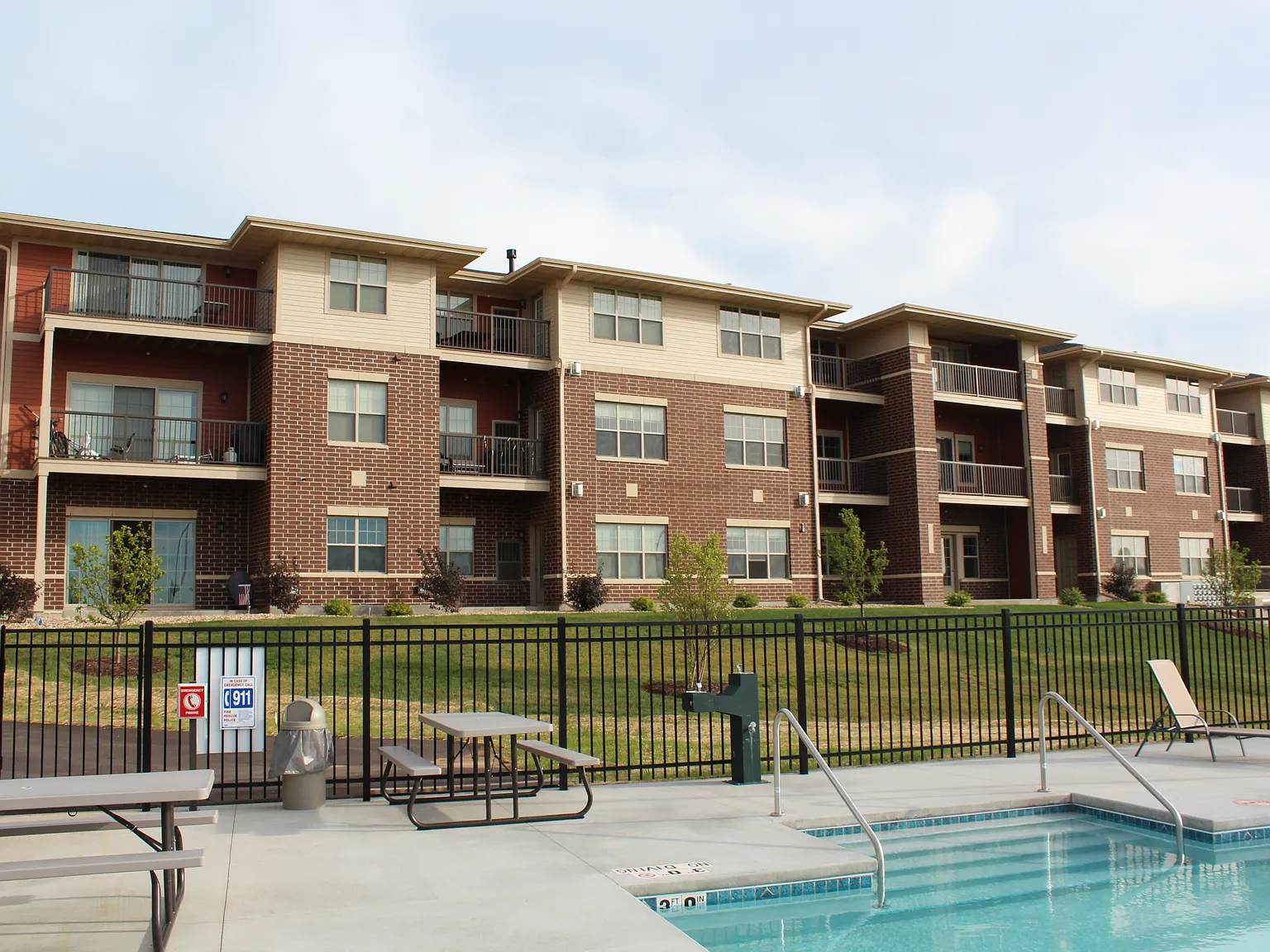 Scenic Ridge Apartments — Photo 1