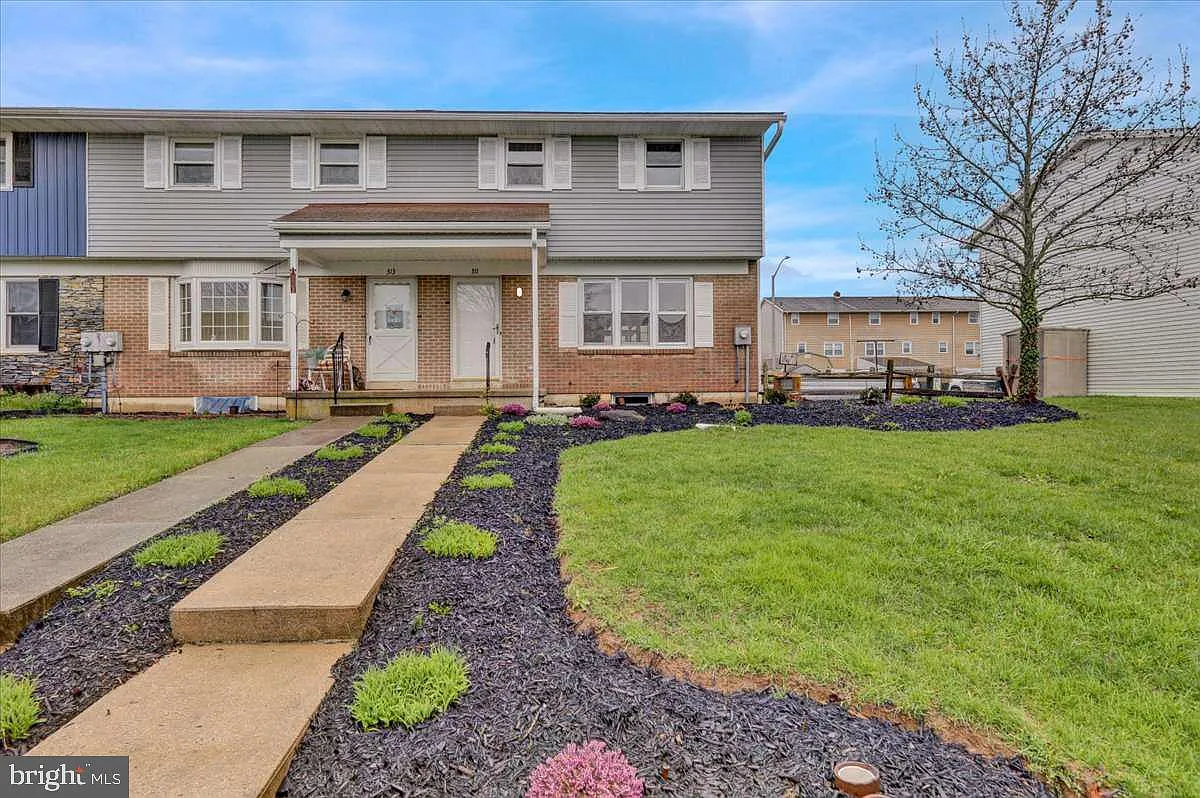 511 Linden St photo 1