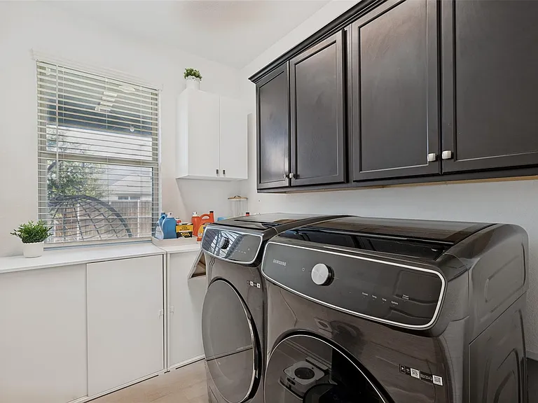 1601 Rain Lily St — Photo 10