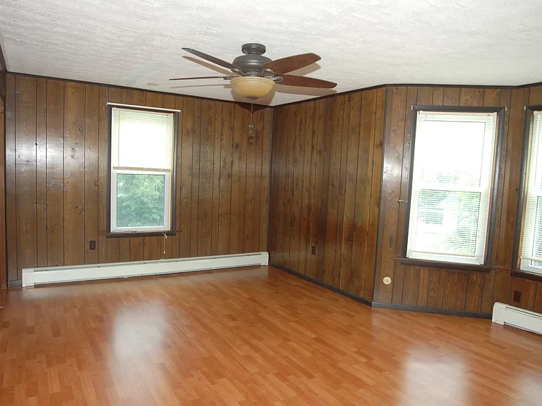 103 W Penn St — Photo 4