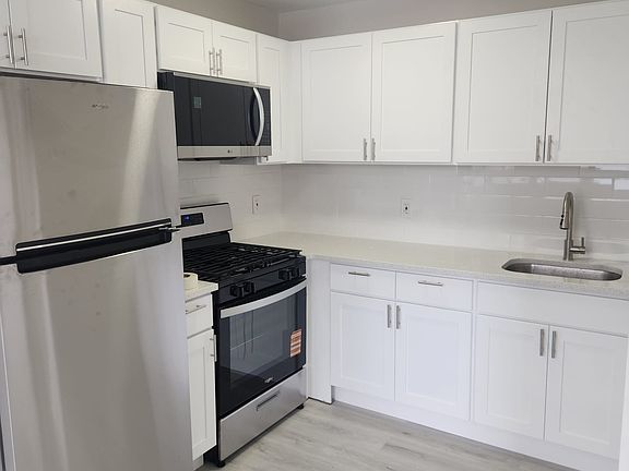 2nd image of 1805 N Mississippi Ave #1805A