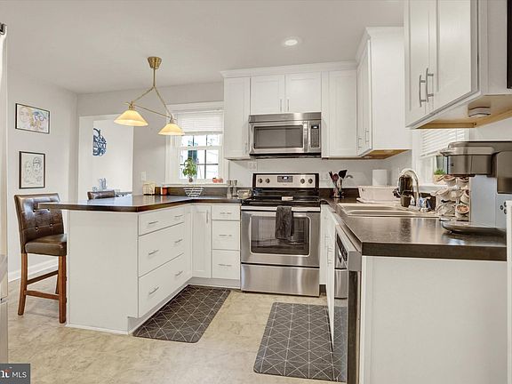 4th image of 4111 Green Ct