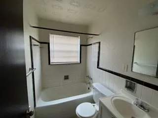 2525 Lakeview Ave - #LV 3 — Photo 1