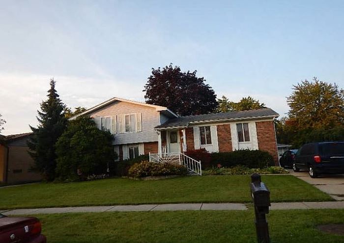 1st image of 42145 Merrimac Cir