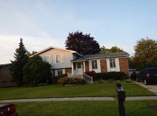 42145 Merrimac Cir, Clinton Township, MI 48038