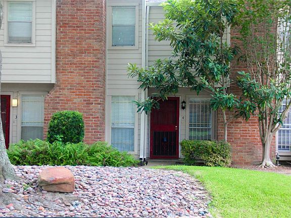 4th image of 3901 Woodchase Dr Unit 4