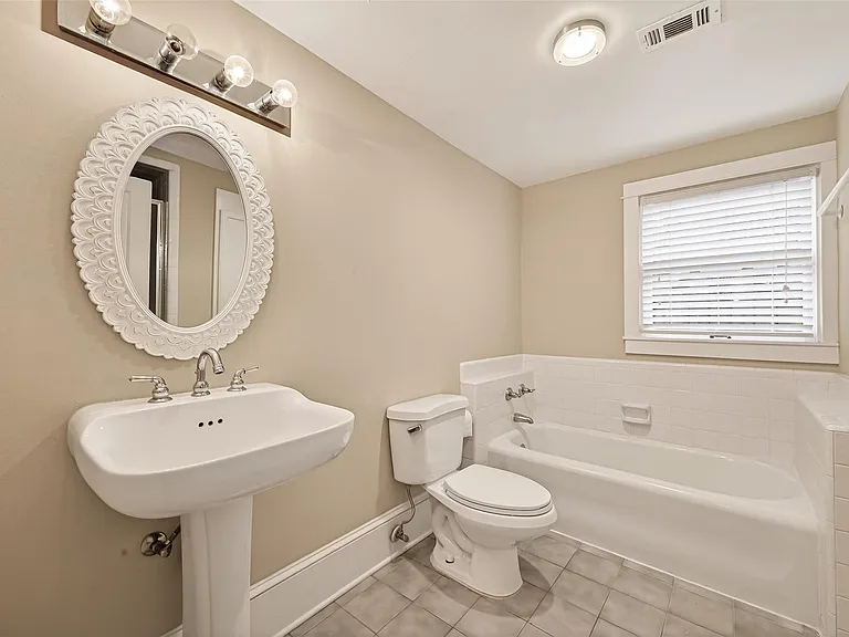 1807 Crocker St #A — Photo 25