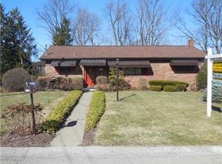 127 Crandon Cir, Beaver, PA 15009