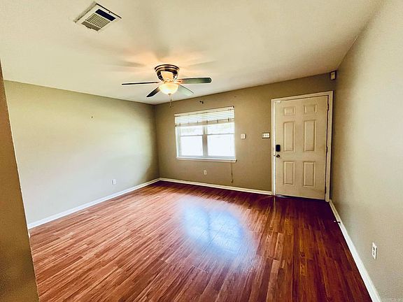 5th image of 404 SE 1st St