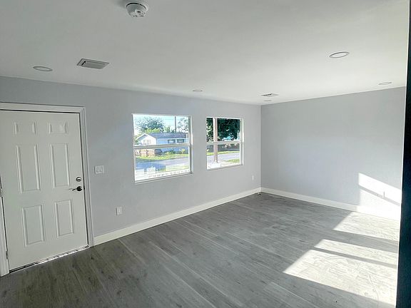 5th image of 2115 Orange Blossom Ave