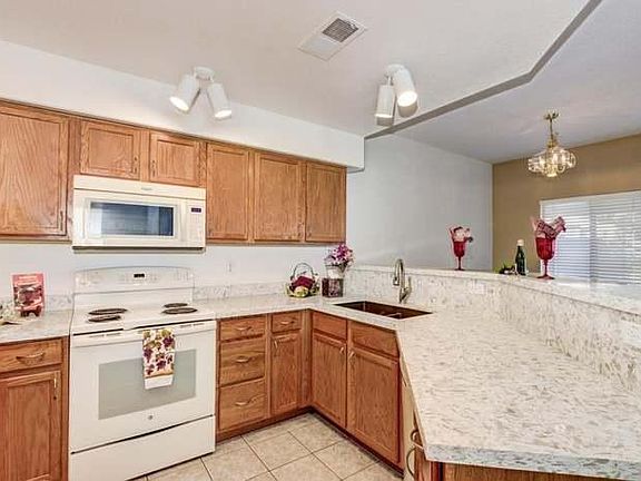 2nd image of 41 N Eaton Pl