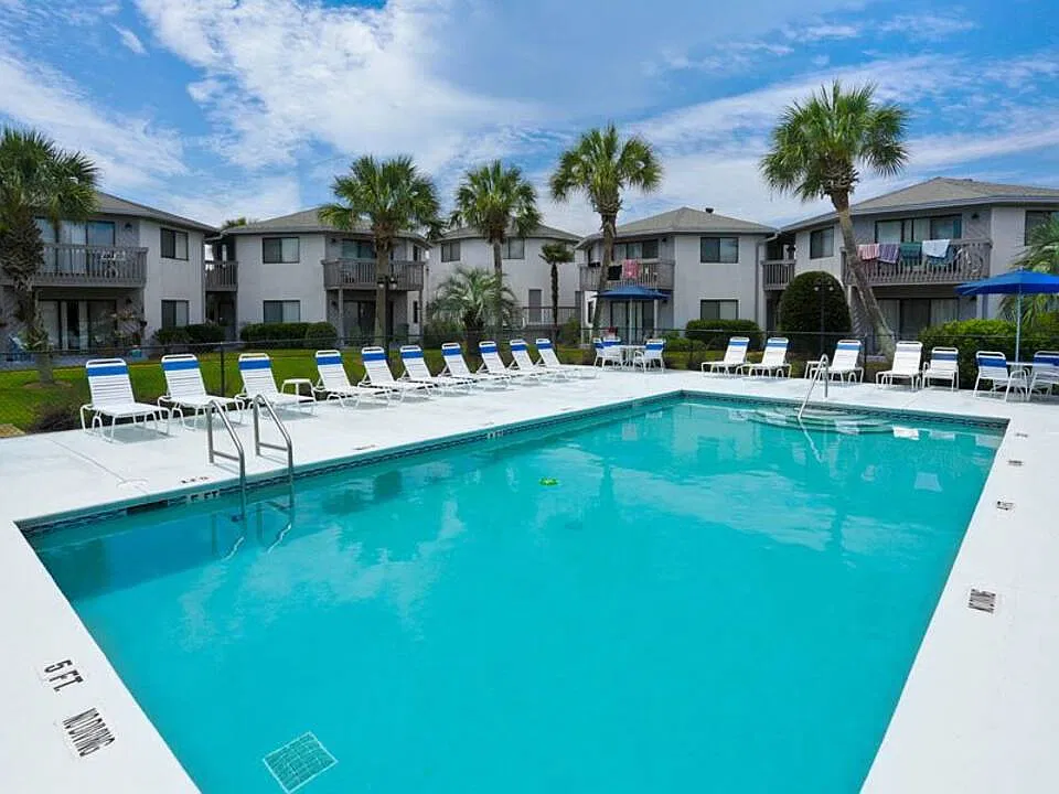 2 bed, 964 sqft, $2,200 — Photo 1