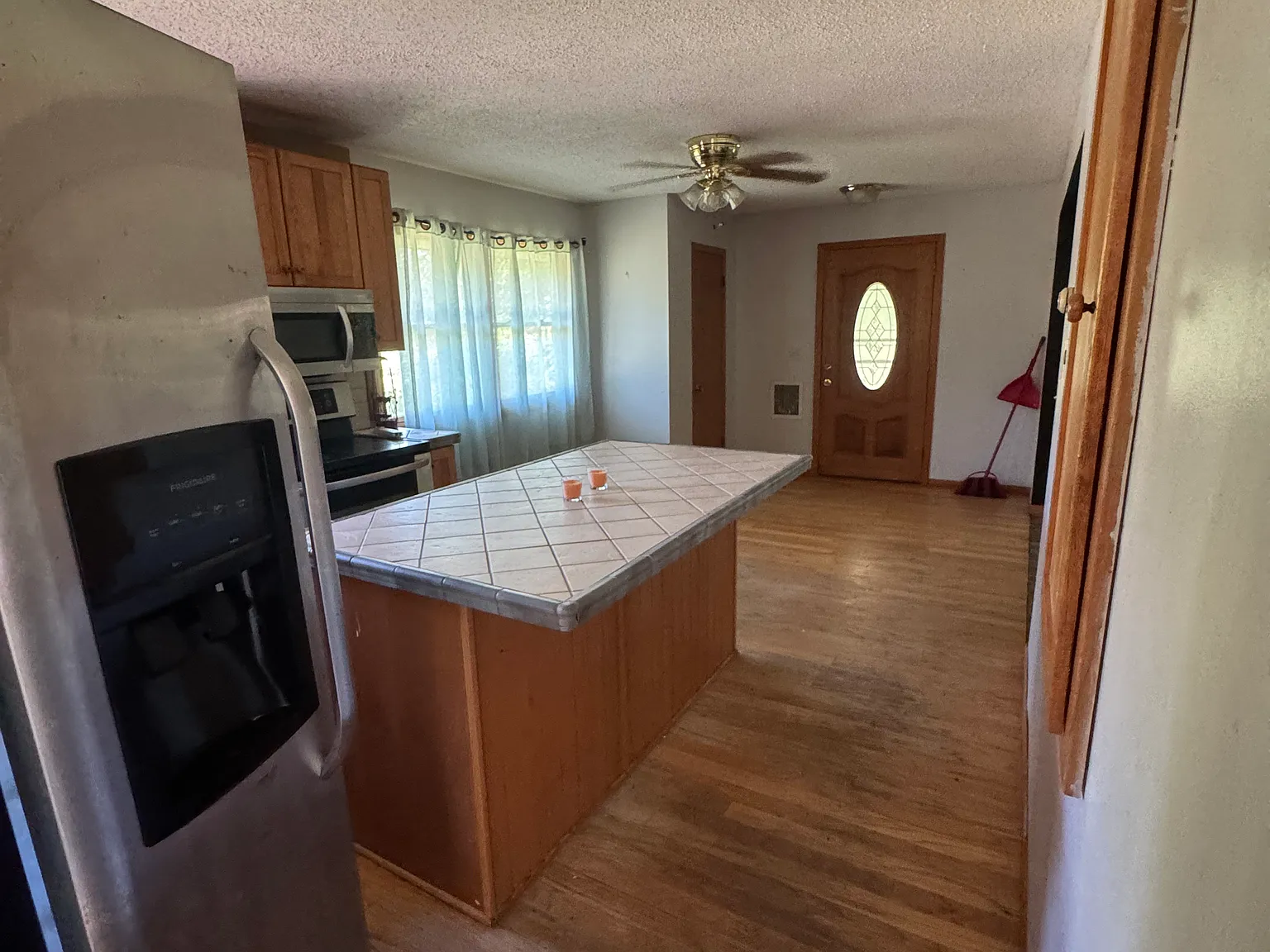4 bed, $2,000 — Photo 3