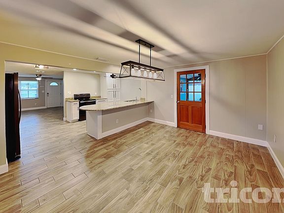 4th image of 1705 Coppertree Dr