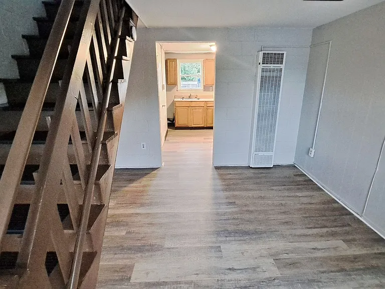 240 W High St — Photo 8