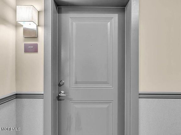 5th image of 7 Centre St Unit 6103