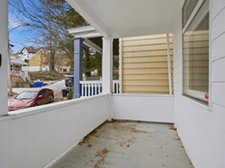 312 Midland Ave — Photo 8
