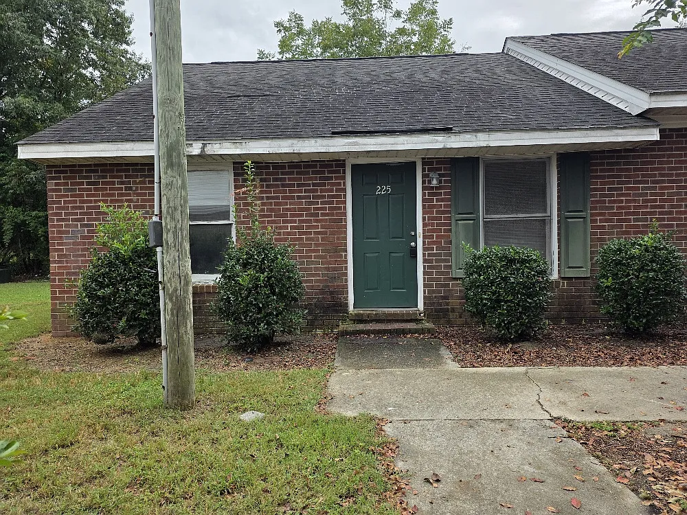2 bed, 975 sqft, $1,000 — Photo 1