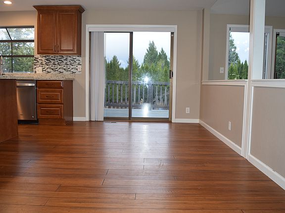 4th image of 15622 NE 62nd Ct