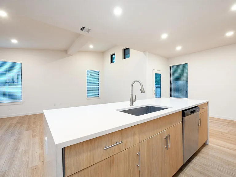 2517 Appian Way #B — Photo 11