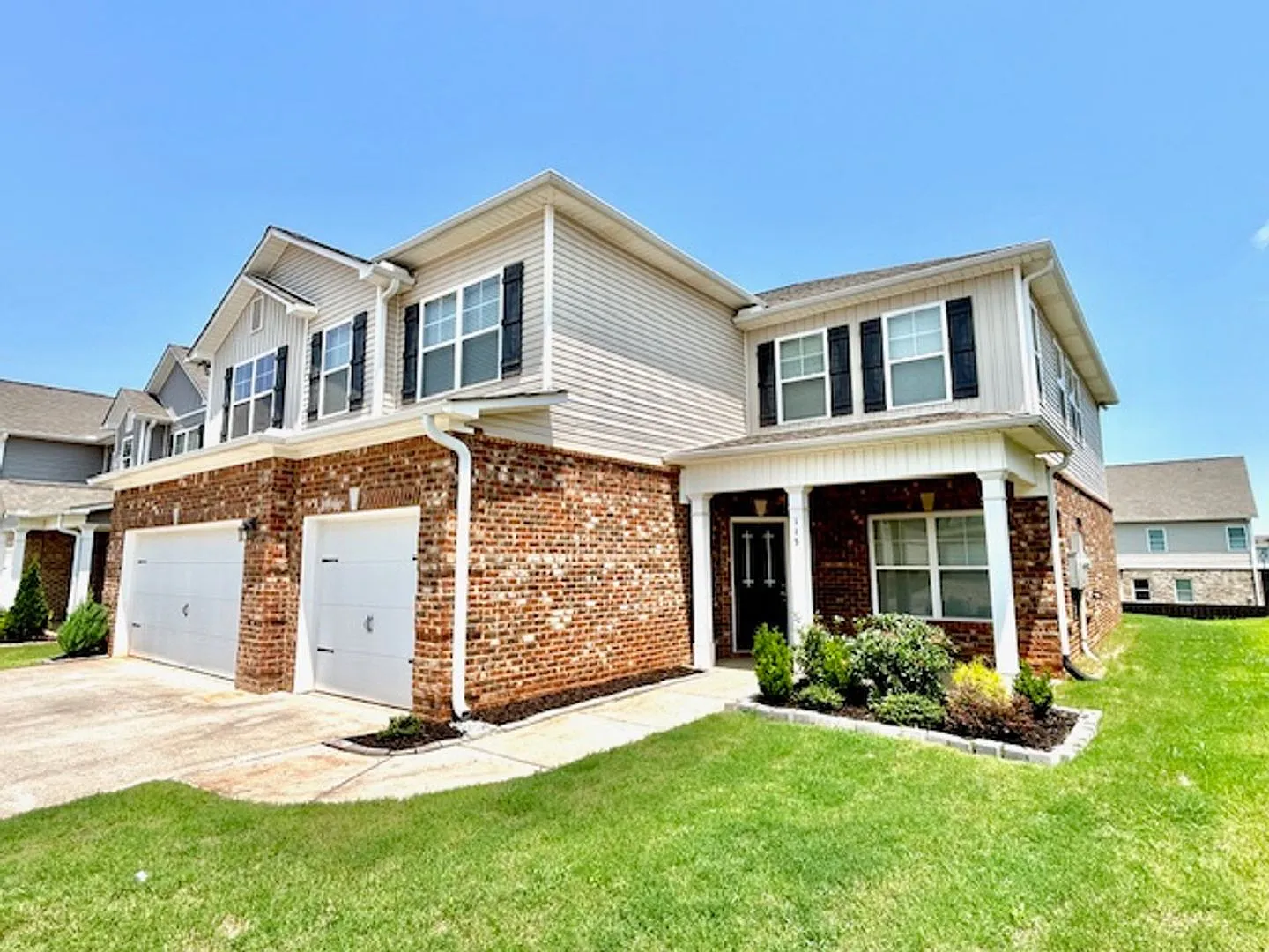 $500 Off First Month's Rent Move- In Special- Beautifully maintained 5-bedroom, 3.5-bath! Photos ... — Photo 2