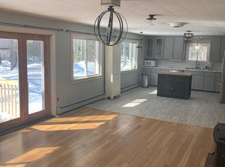 32 Curtis Rd, Freeport, ME 04032