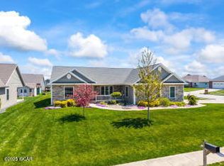 1710 Wildwood Ct, Wapakoneta, OH 45895