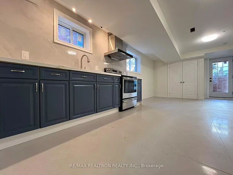 329 Cherokee Blvd #BASEMENT — Photo 7