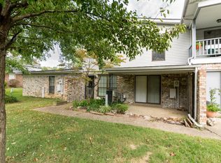 3003 Groveview Ct, Louisville, KY 40214