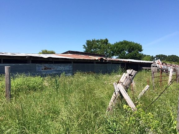 4th image of 195 Hill County Road 1413 W