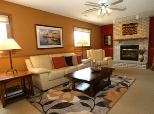 1407 Cutters Ln, Eagan, MN 55122