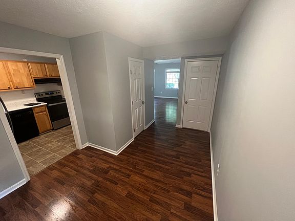 5th image of 429 Westwood Dr #3