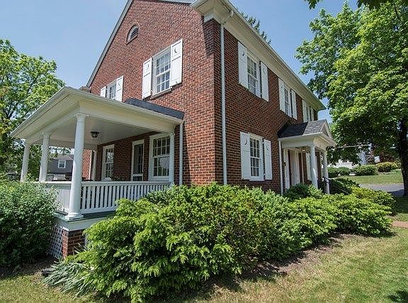 2nd image of 231 W Grace St