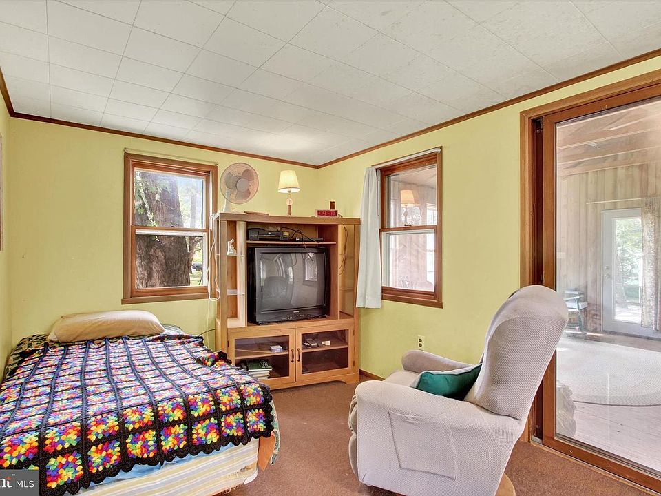 7th image of this home