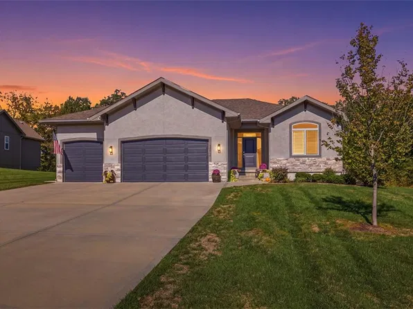 34462 W 82nd St, De Soto, KS 66018