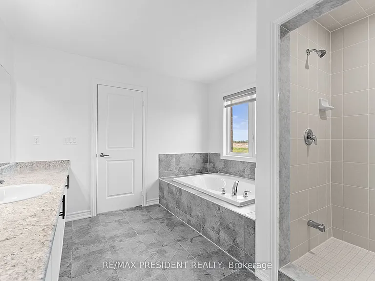 335 Russell St — Photo 18