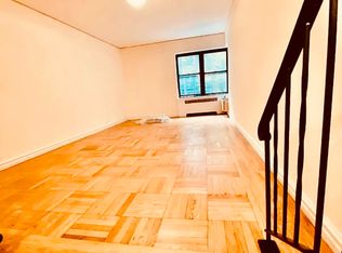 235 E 46th St APT 2, New York, NY 10017