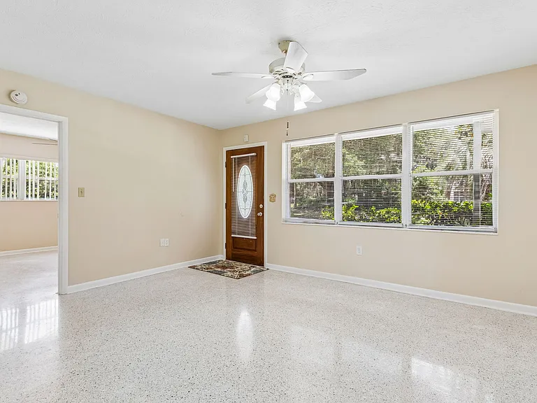 2406 Husson Ave — Photo 10