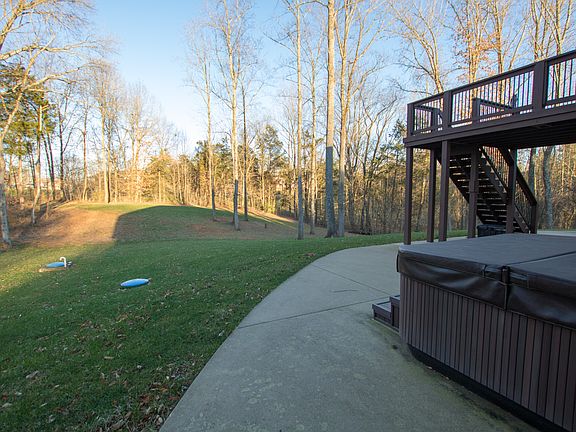 3rd image of 252 Country Club Estates Dr SE