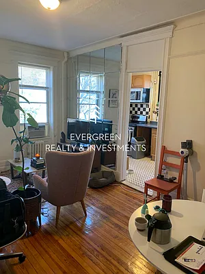 Rented by Evergreen Realty & Investments | media 48