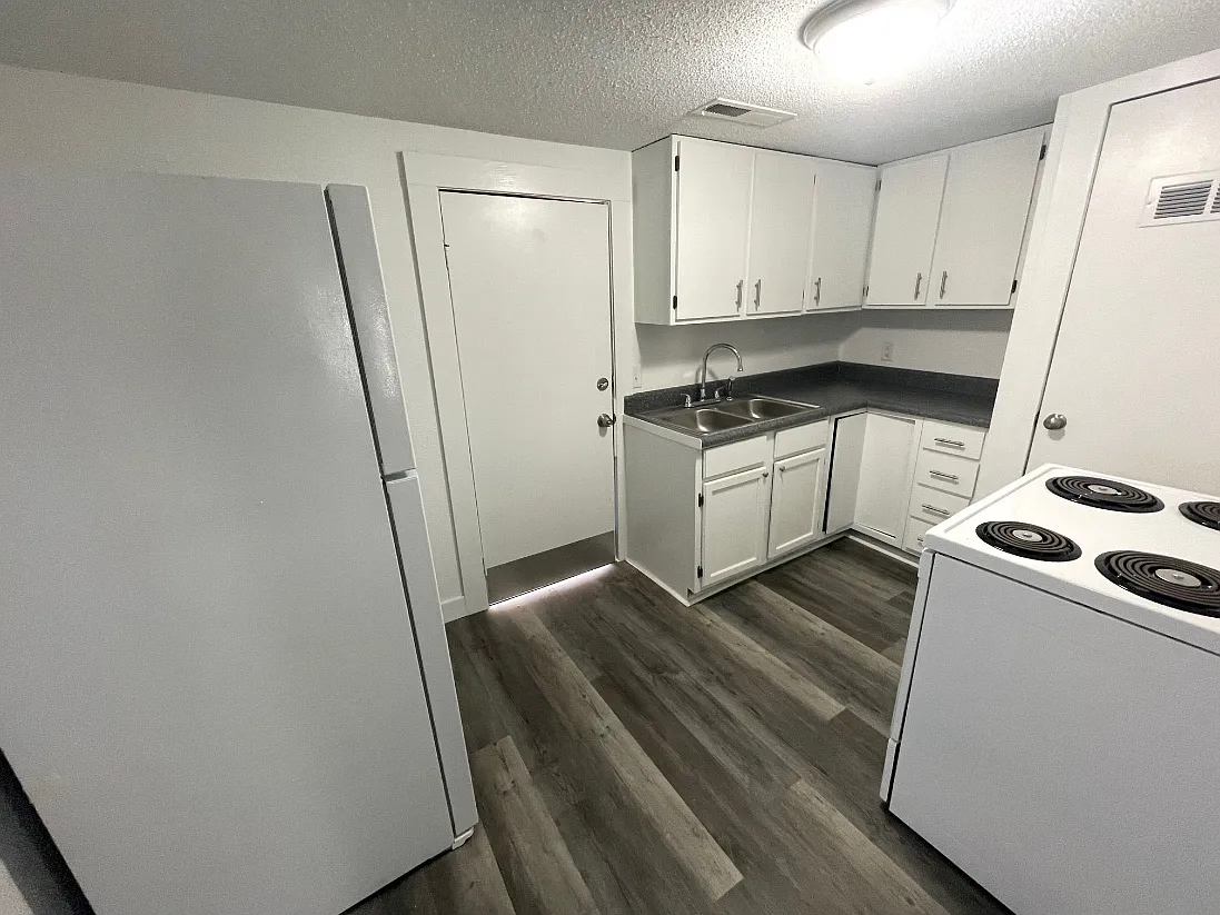 2 bed, 1.0 bath, 856 sqft, $750 — Photo 3