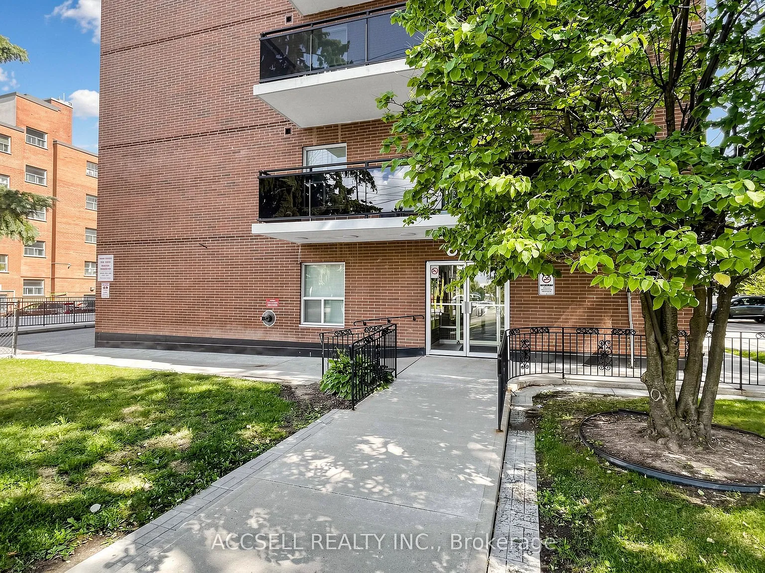 4 bed, $2,975 — Photo 3
