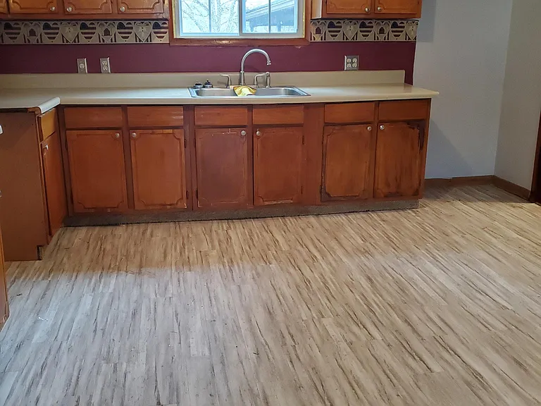 4245 Hickman Rd NE — Photo 6