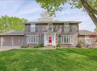 1802 NW Killarney Ln, Lees Summit, MO 64081