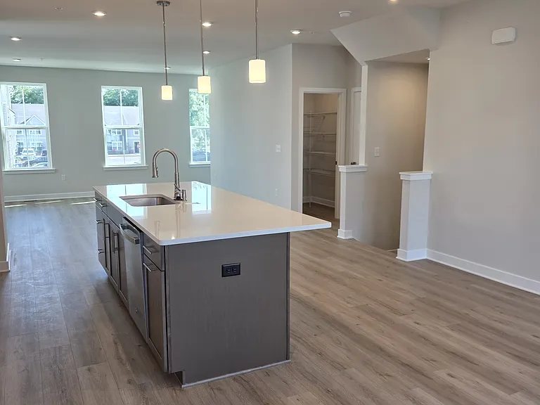 8 Weldon Way — Photo 38