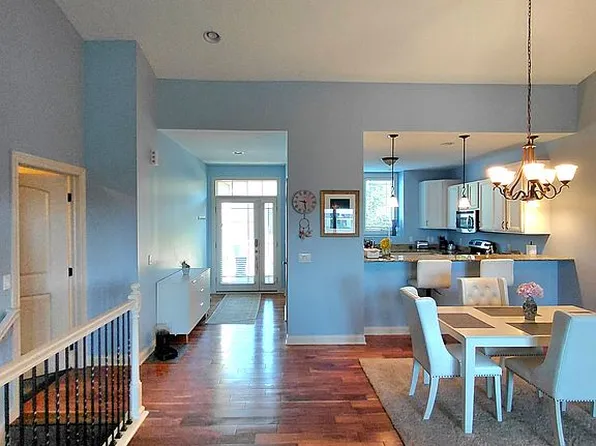 9564 Aster Ln, Johnston, IA 50131