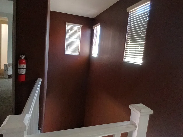 N 77th Gln — Photo 24