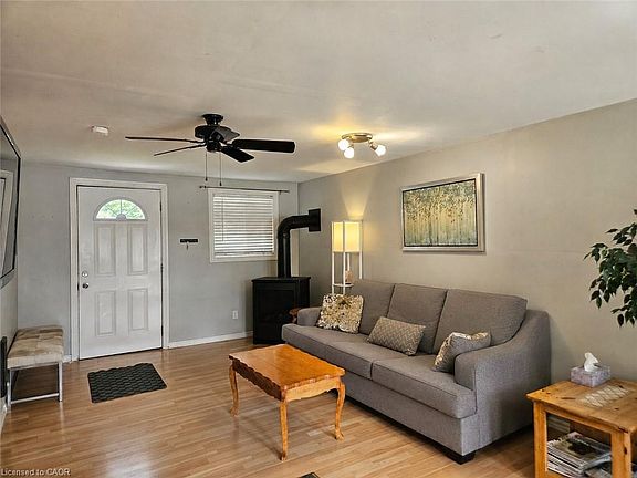 5th image of 1323 Queen St #125